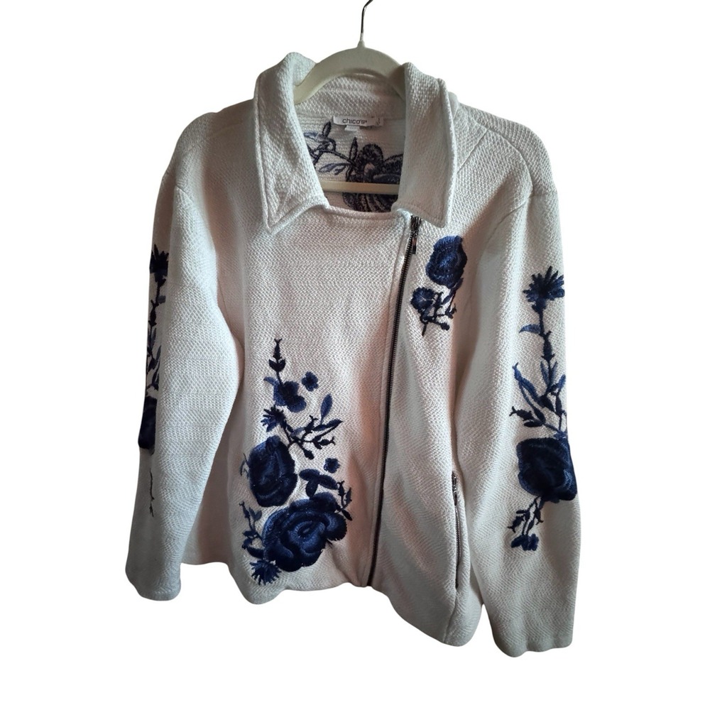Chico's Size 3/XL White Blue Boho Embroidered Floral Jacket Full Zip Relaxed Fit